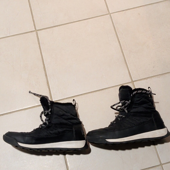 Sorel Whitney Boots - Picture 5 of 5